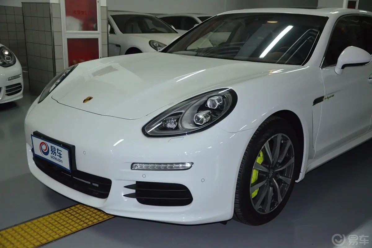 Panamera E-HybridPanamera S E-Hybrid 3.0T车头局部