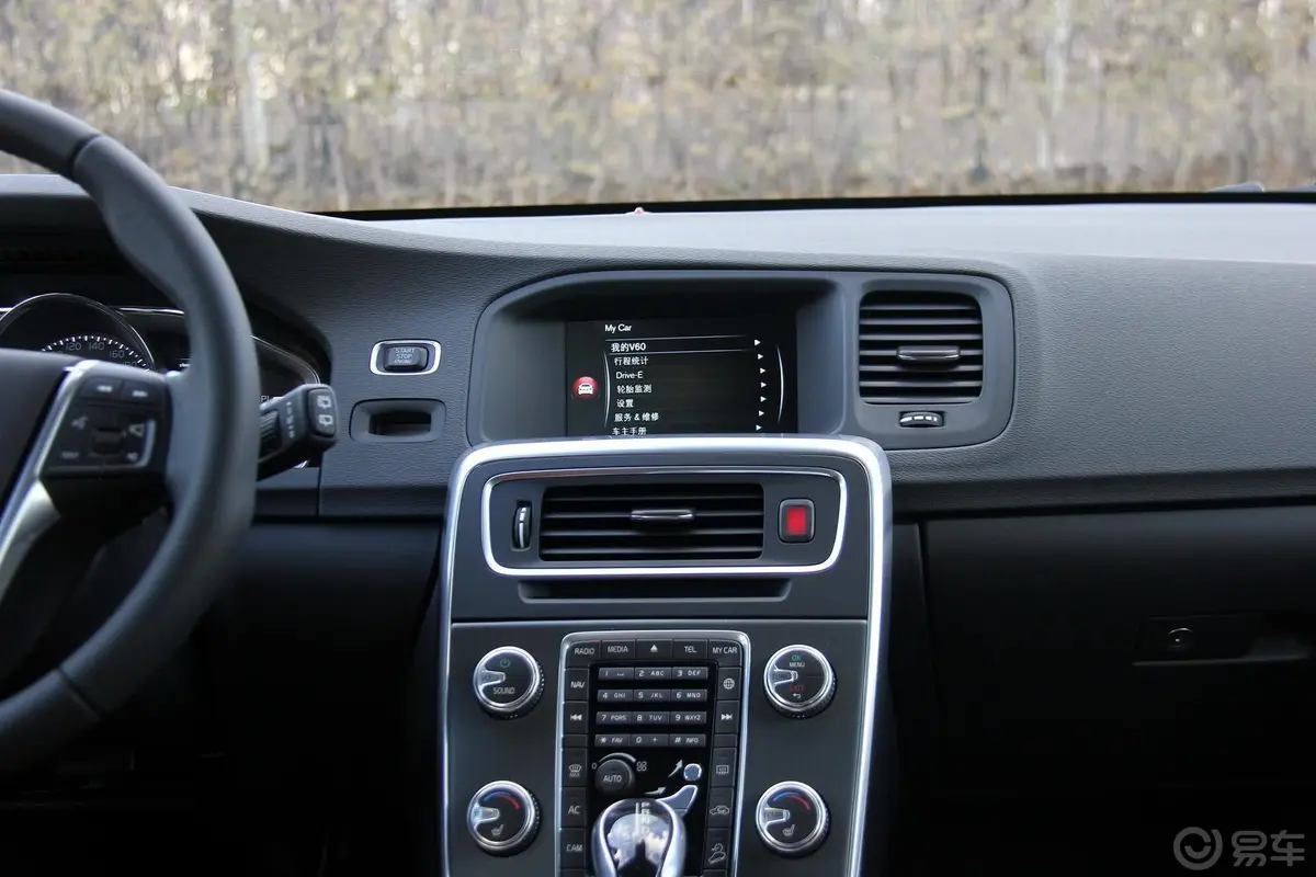 沃尔沃V60Cross Country 2.5T T6 AWD中控台整体