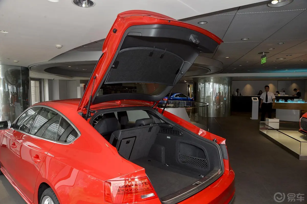 奥迪S5Sportback 3.0T行李厢开口范围