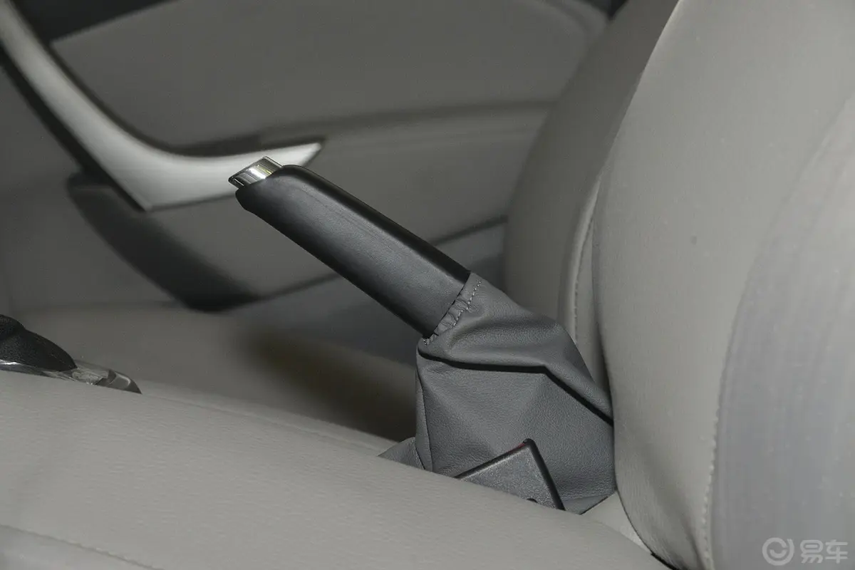 英朗XT 1.6L 自动 舒适版驻车制动（手刹，电子，脚刹）