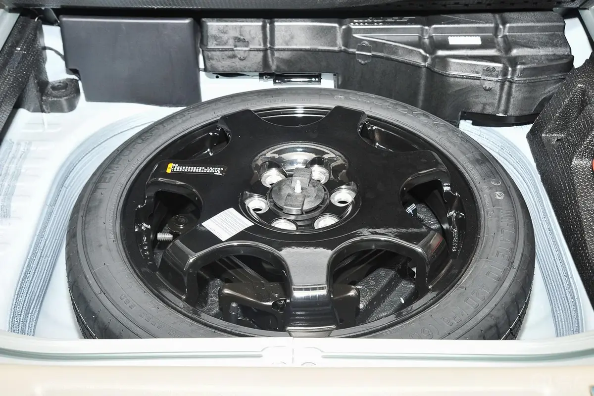 凯迪拉克SRX3.0L 手自一体 精英型备胎