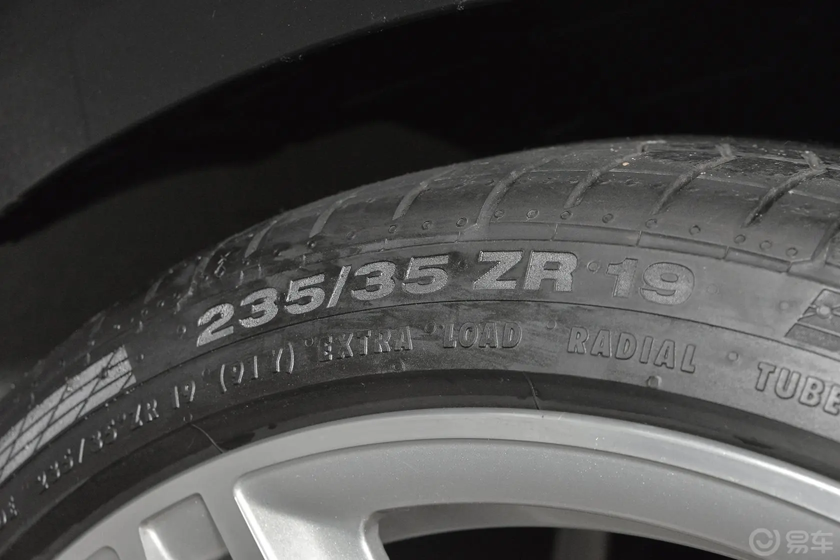 奥迪R8Coupe 4.2 FSI quattro轮胎规格