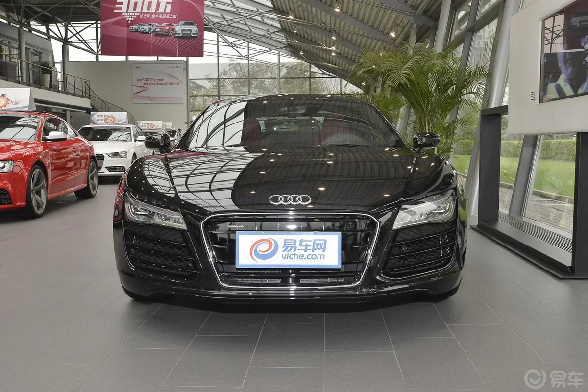 奥迪R8Coupe 4.2 FSI quattro正前水平