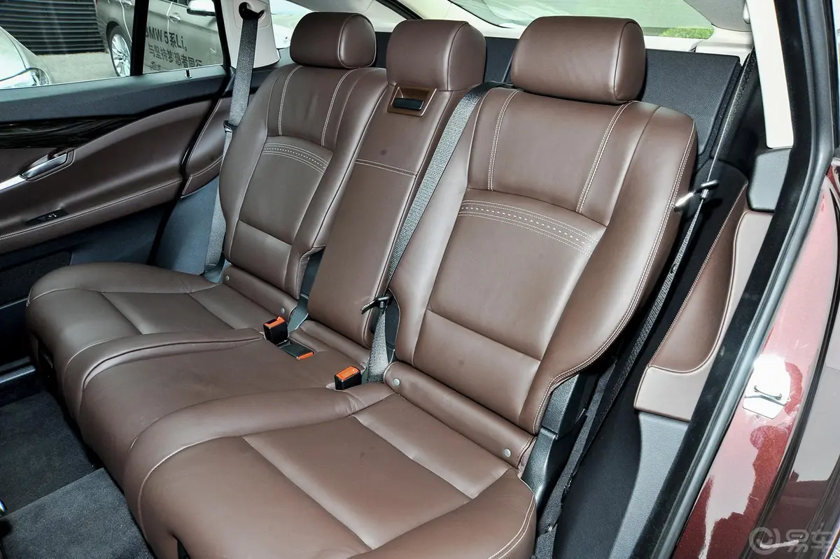 宝马5系GT528i 豪华型后排座椅