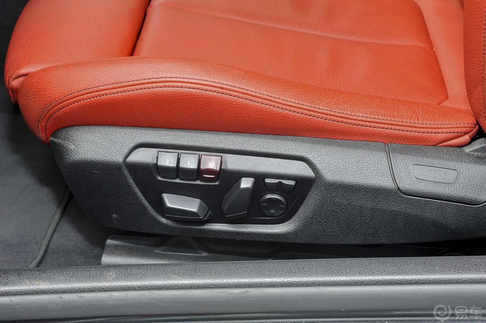 宝马4系双门轿跑车 435i xDrive 风尚设计套装座椅调节键