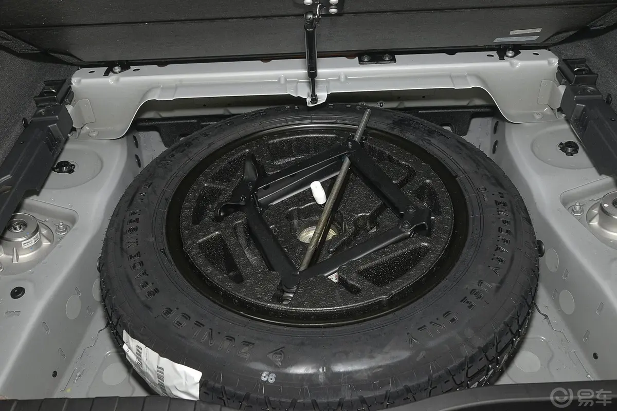 宝马X5(进口)xDrive28i空间