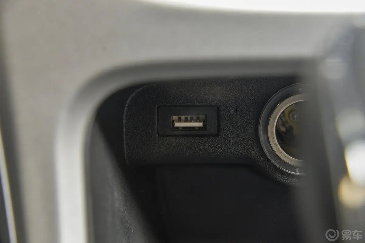 英朗XT 1.6L 自动 舒适版USB接口