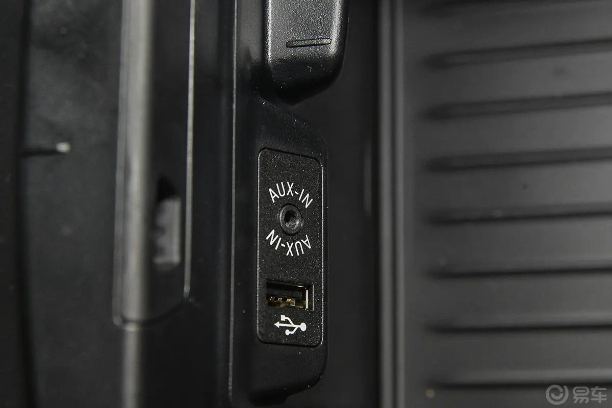 宝马X5(进口)xDrive35i 领先型USB接口