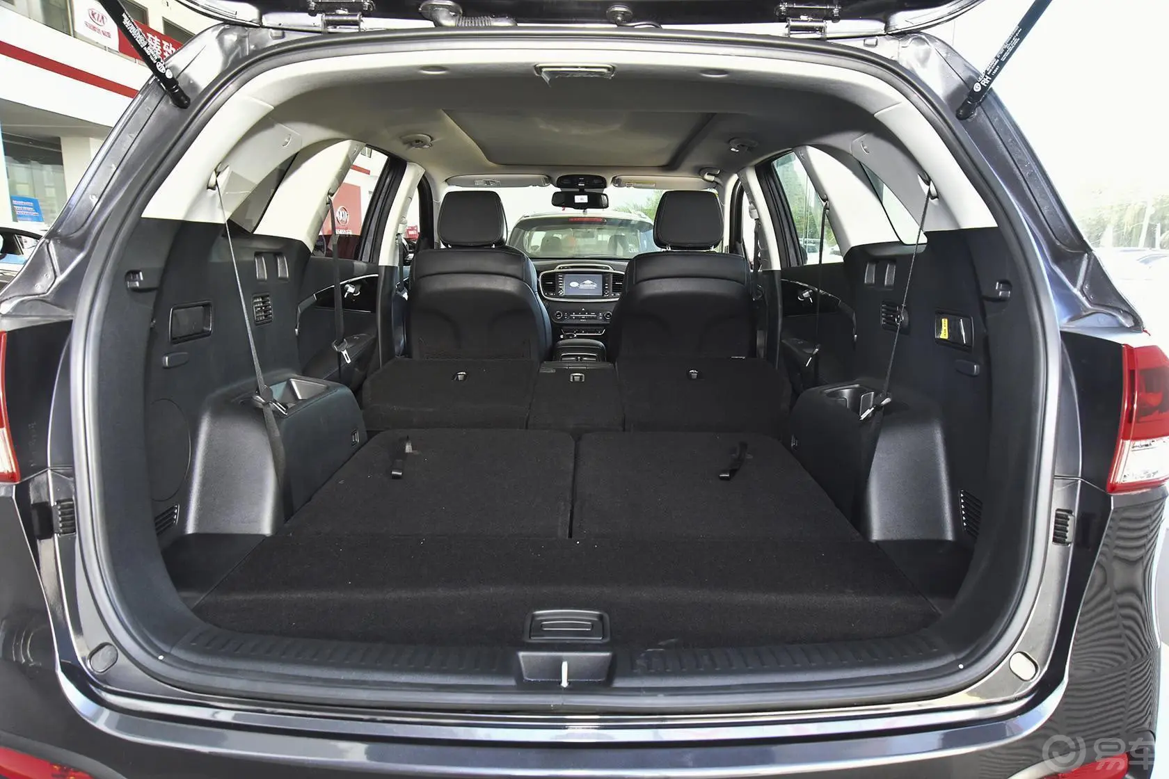 索兰托索兰托L 2.4GDI 汽油 4WD 精英版 七座 国IV行李箱空间