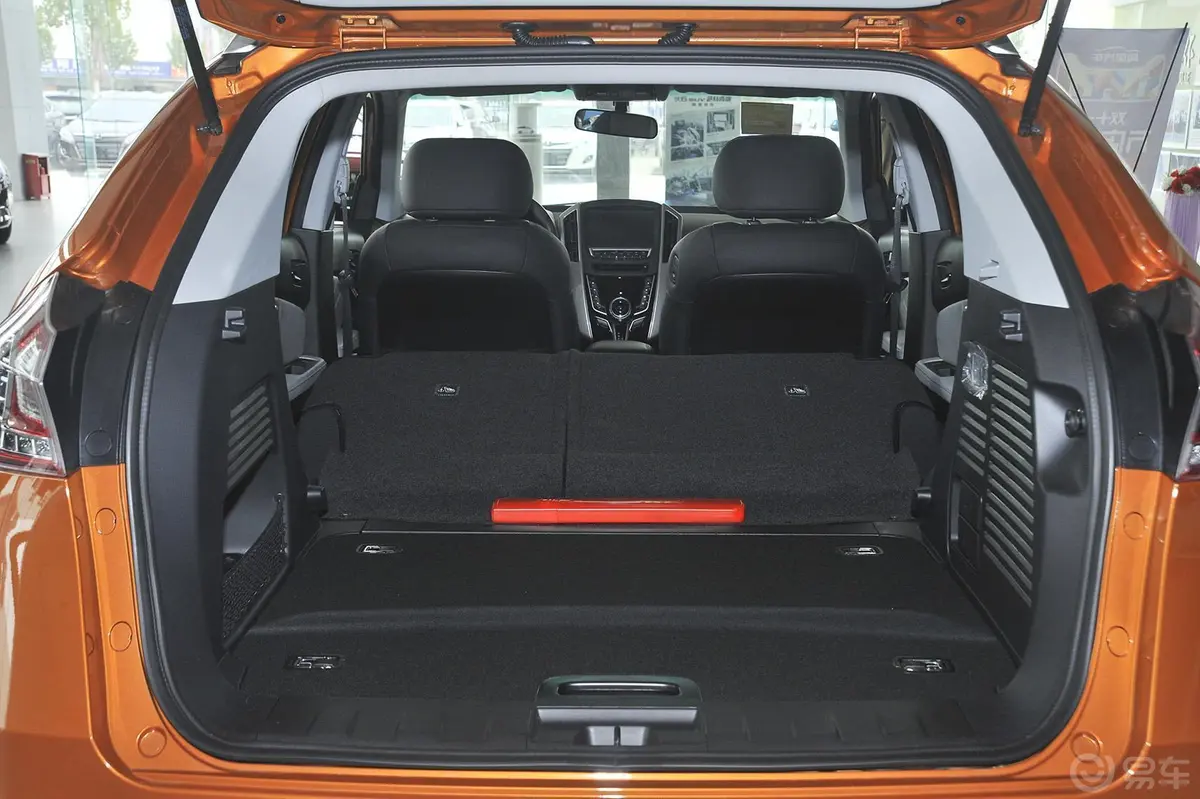 优6 SUV1.8T 魅力升级型空间