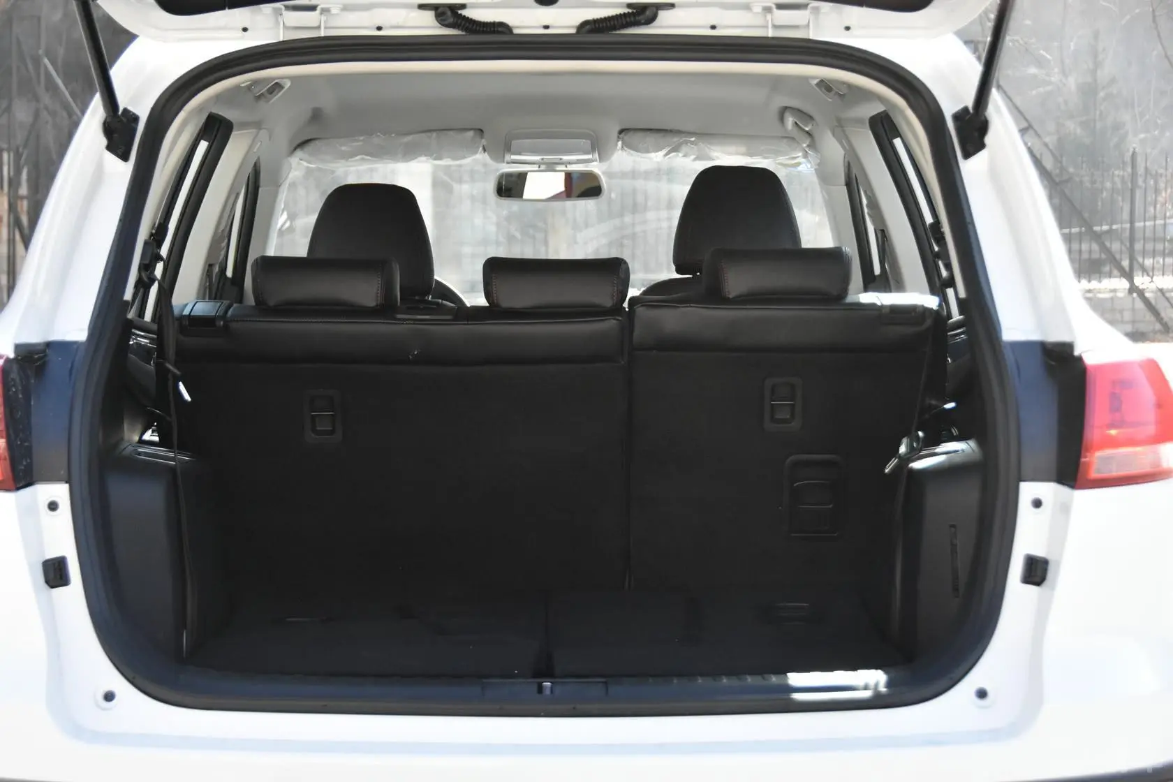 大迈X51.5T 手动 豪华型 7座 国四行李箱空间