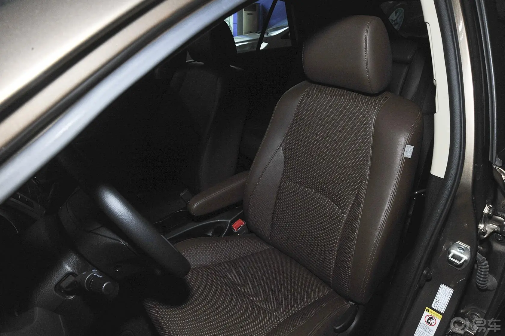 比亚迪S61.5TI 手动 尊贵版 5座驾驶员座椅