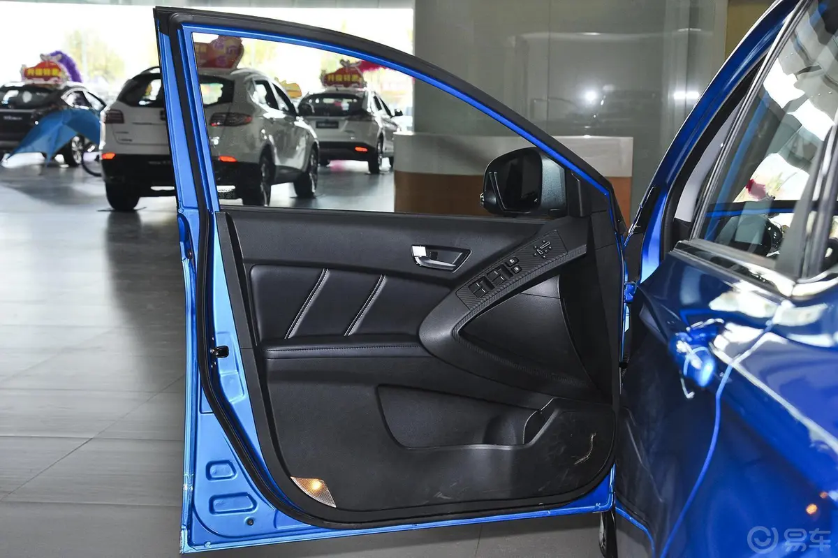 优6 SUV2.0T 智尊型驾驶员侧车门内门板