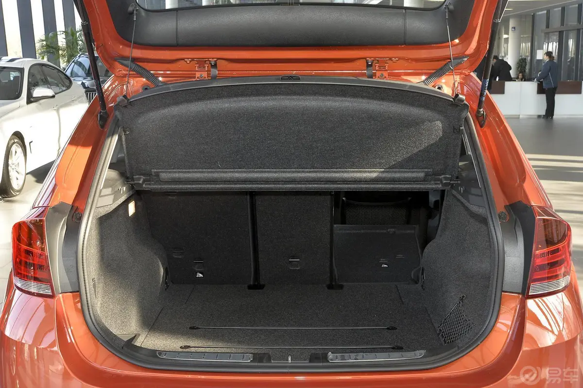 宝马X1xDrive20i X设计套装行李箱空间（后排右放倒）
