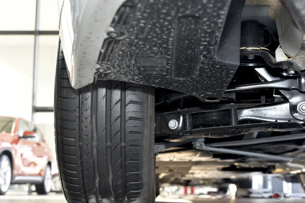 宝马3系GT320i 设计套装型轮胎花纹