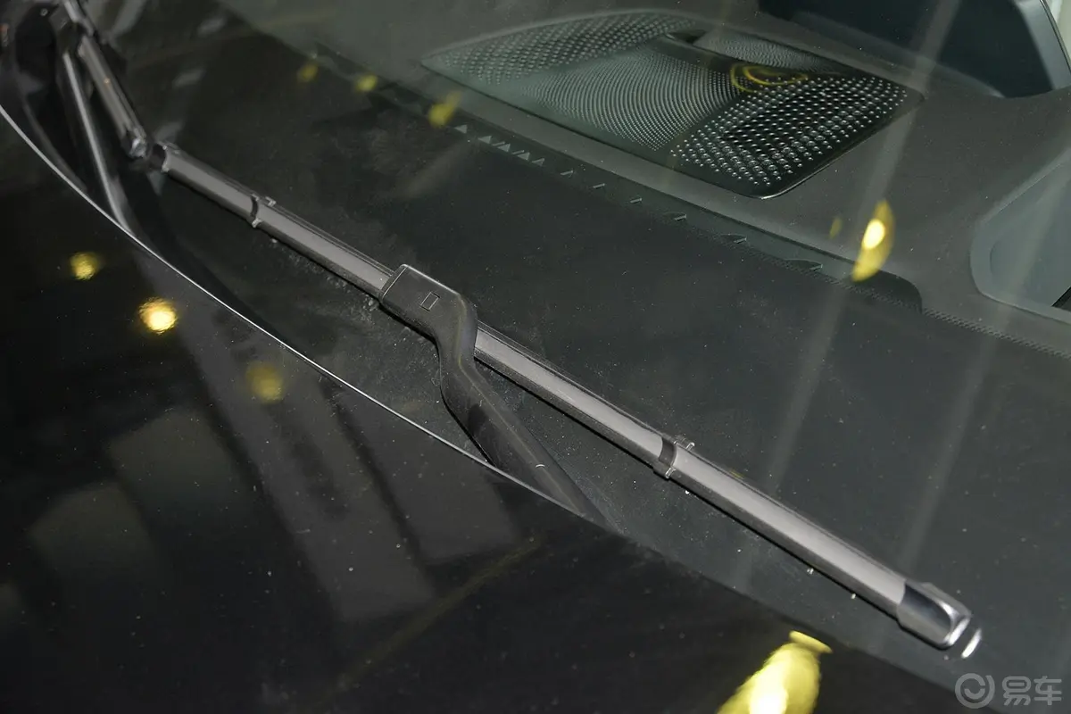 宝马7系750Li xDrive 四座版外观