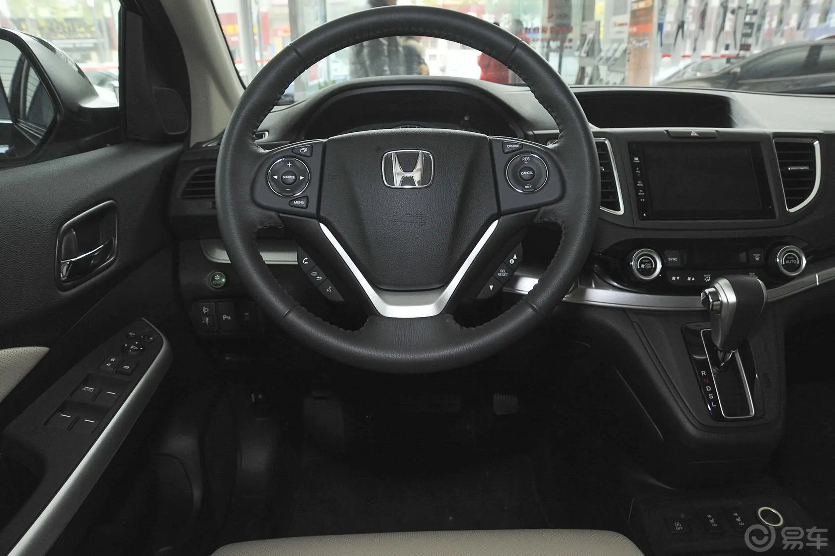 本田CR-V2.4L 两驱 豪华版中控台驾驶员方向