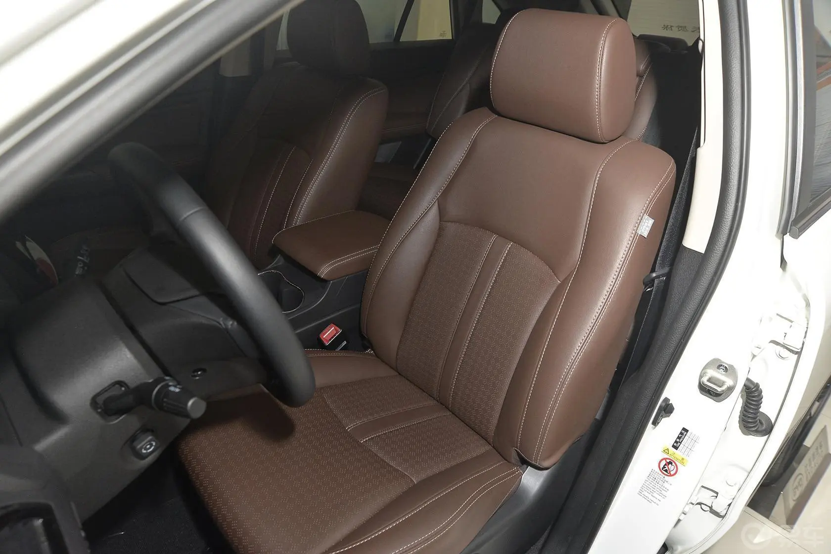 比亚迪S72.0TID 手自一体 旗舰型 7座驾驶员座椅