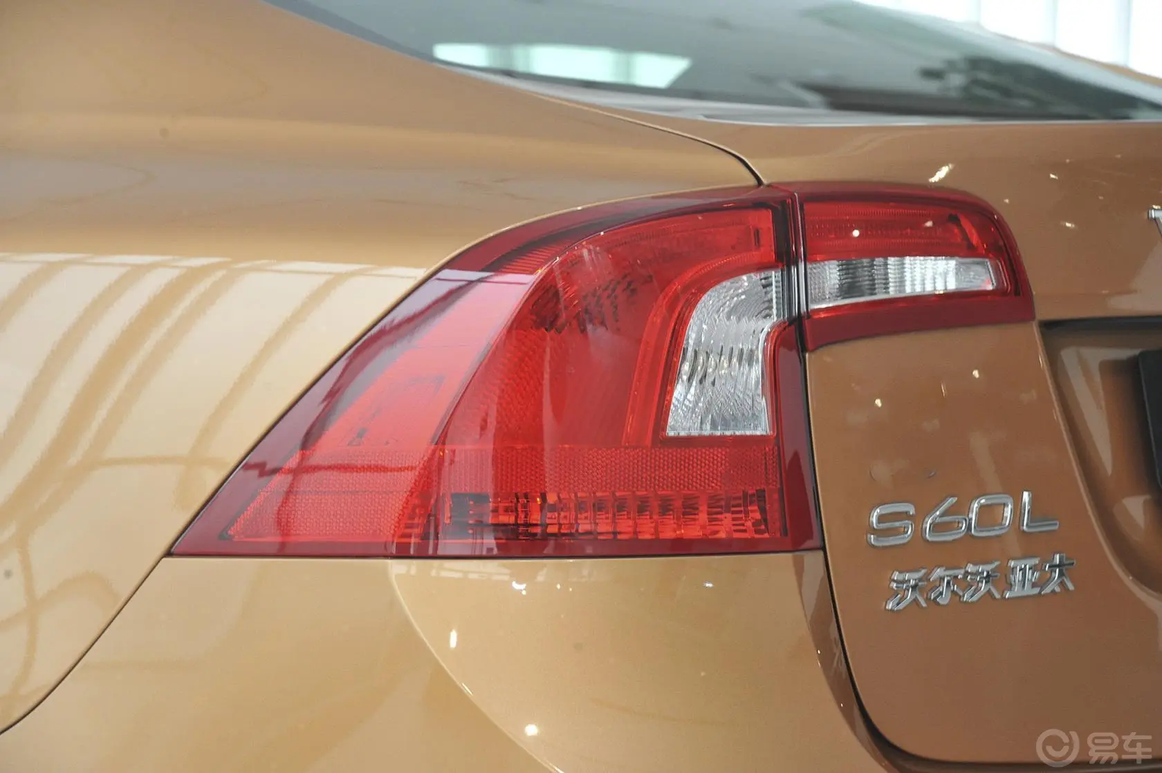 沃尔沃S602.0T 手自一体 智行版外观