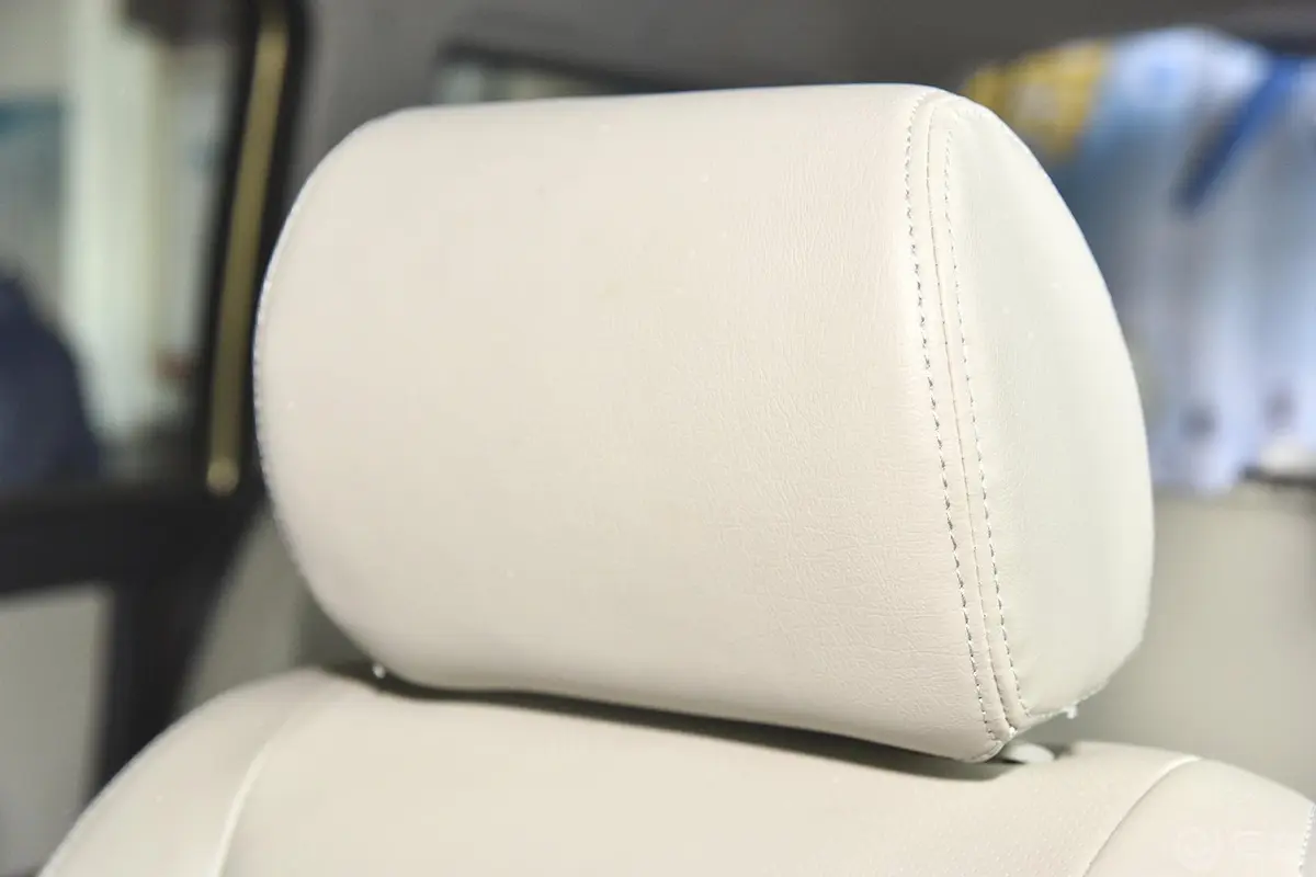 欧诺S金欧诺 1.5L 手动 豪华版驾驶员头枕