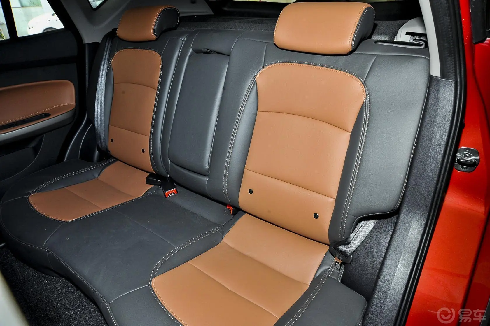 海马S51.5T CVT 舒适型运动版后排座椅