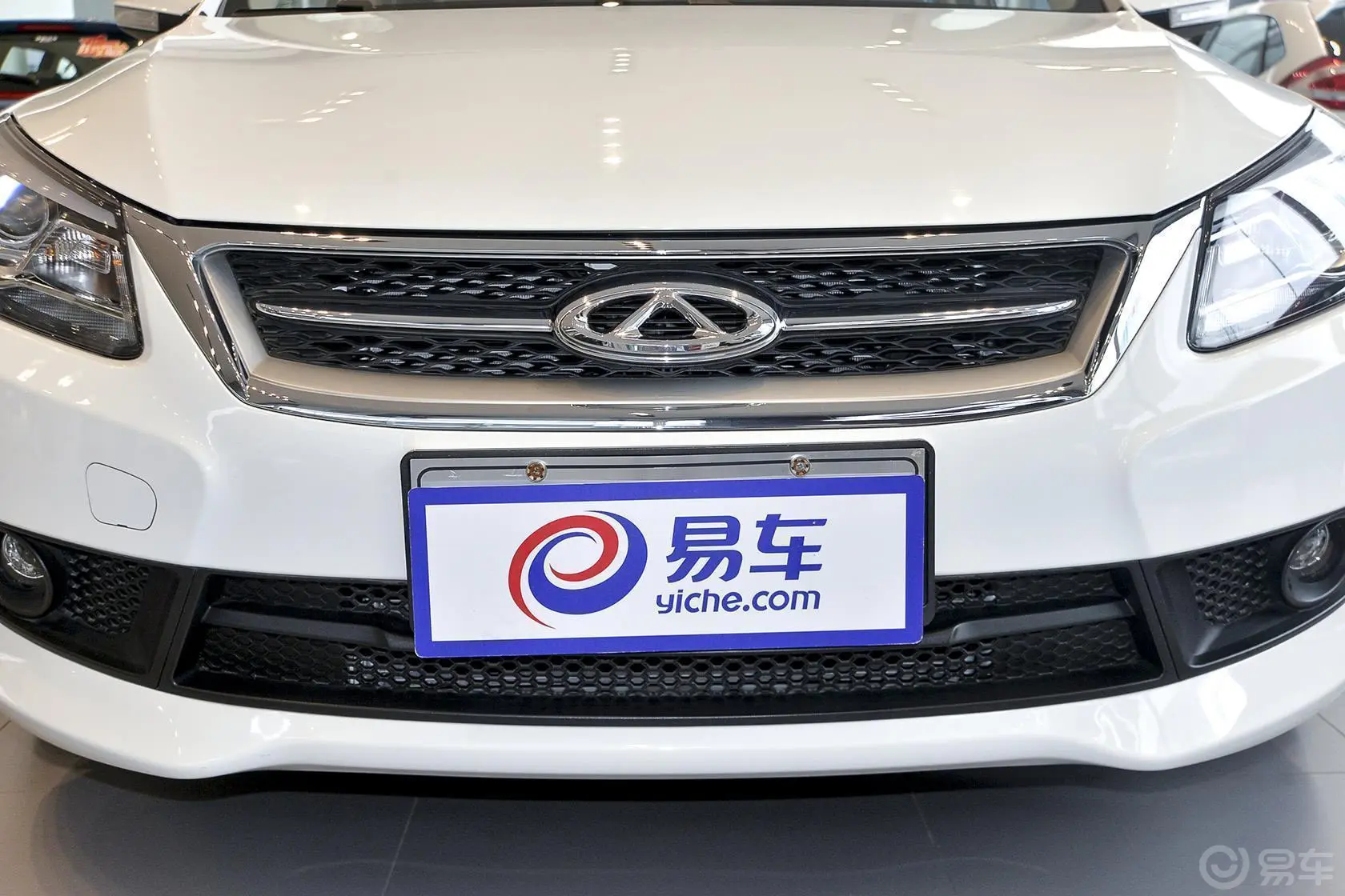 艾瑞泽71.6L CVT 致尚版前格栅侧俯拍