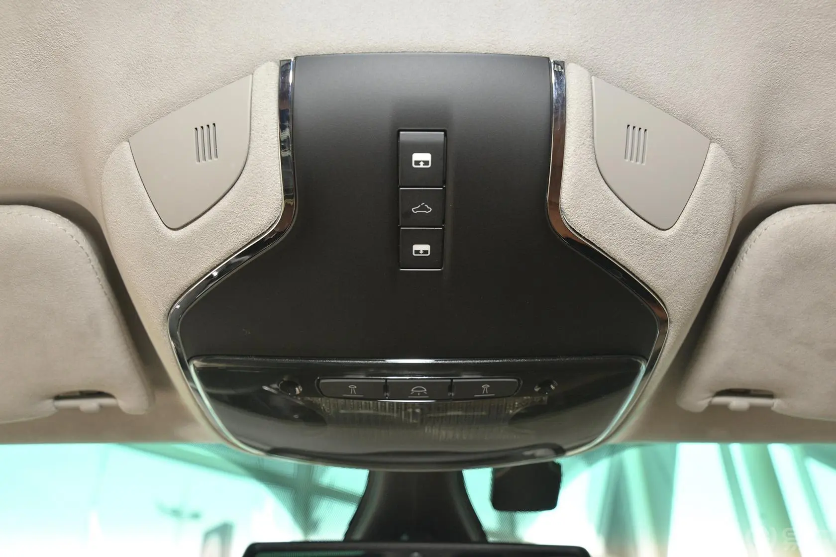 Quattroporte3.8T 标准型前排车顶中央控制区