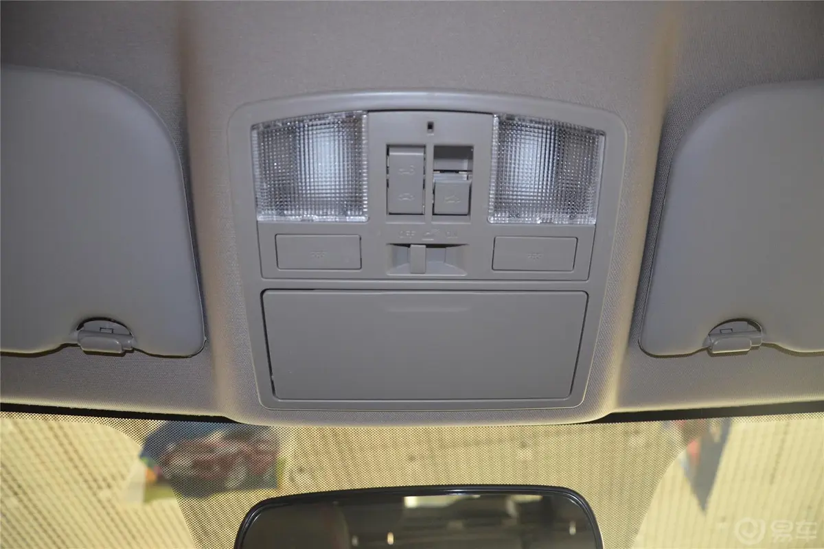 海马S51.6L 手动 智能豪华型前排车顶中央控制区