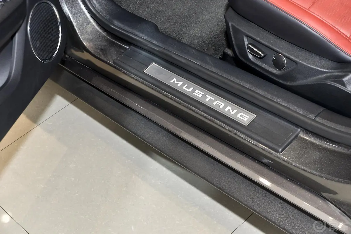 Mustang5.0L GT 手自一体 运动版外观