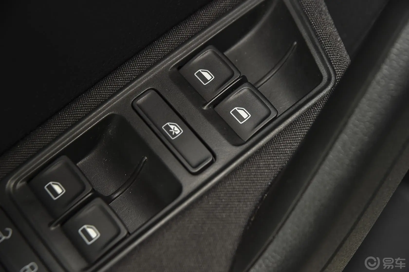 捷达质惠版 1.4L 手动舒适型车窗升降键