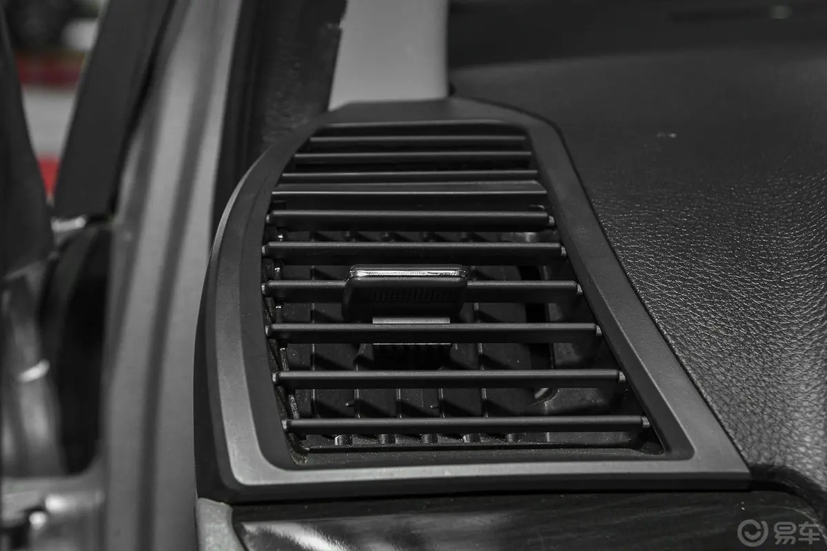 众泰Z300新视界版 1.5L 手动 豪华型前出风口