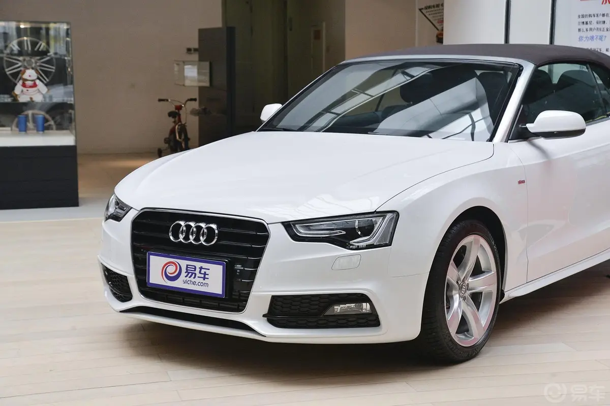 奥迪A5Cabriolet 45 TFSI 进取型车头局部