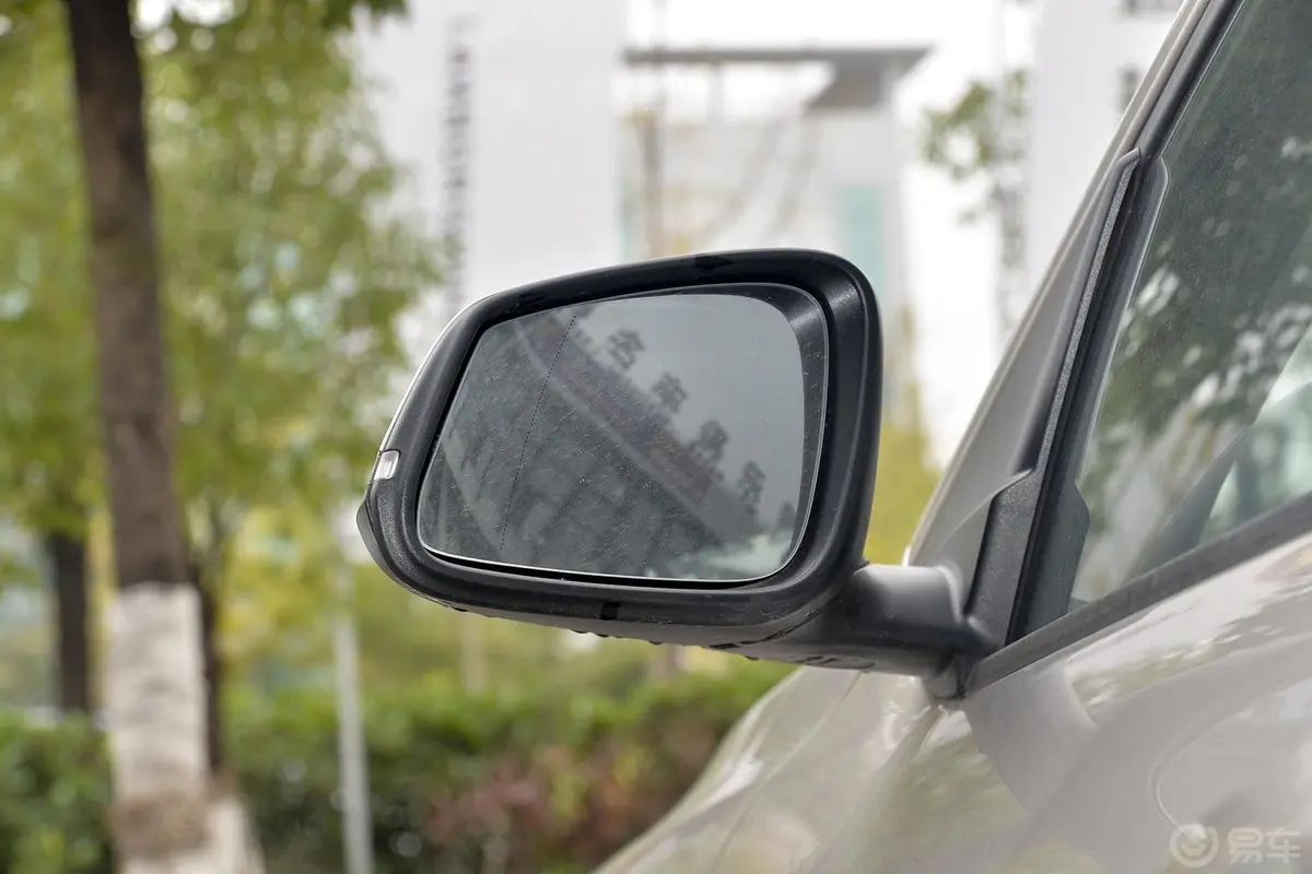 宝马X1sDrive18i 时尚晋级版后视镜镜面（后）