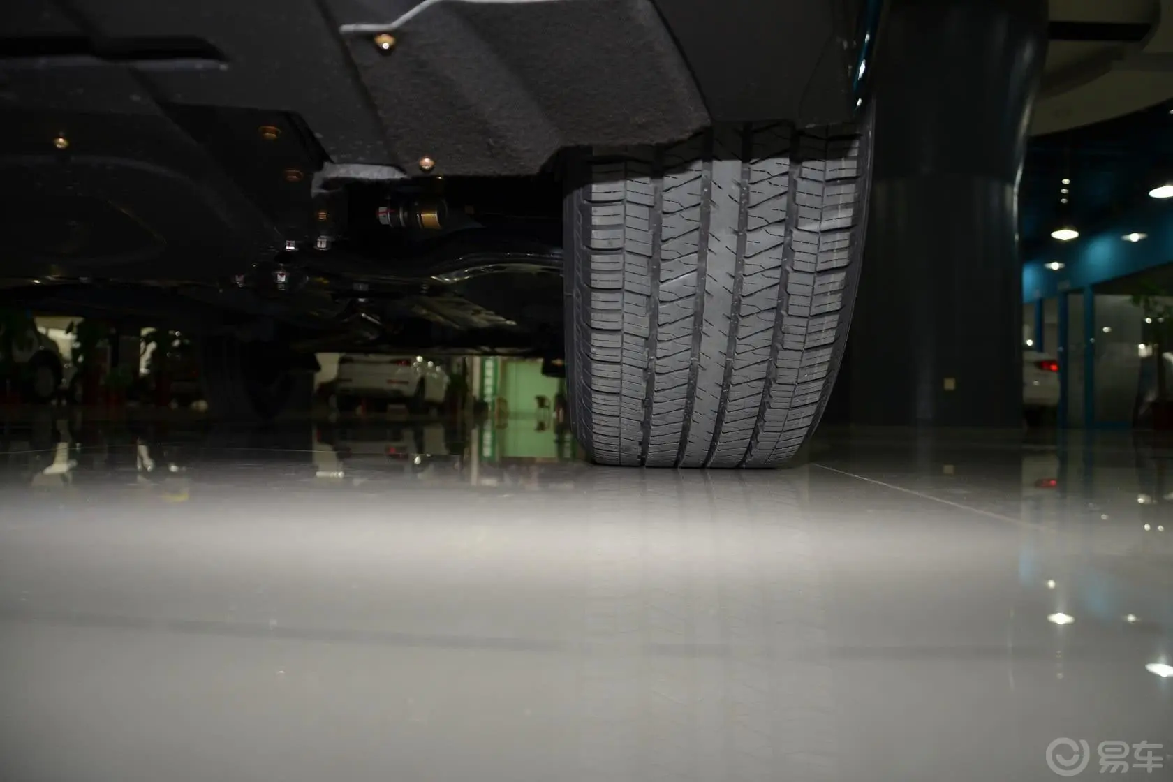 众泰SR71.5T 手动 魔方之路版 国IV轮胎花纹