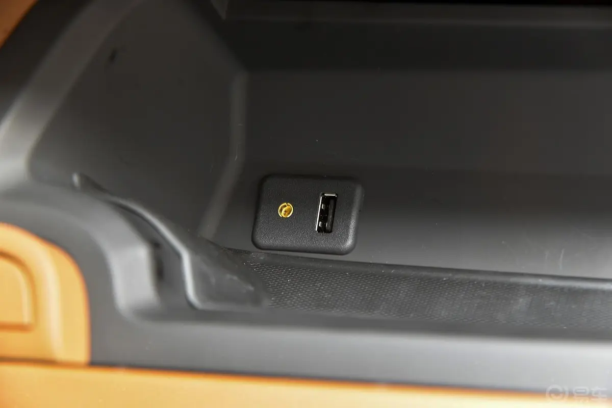 创酷1.4T 自动 豪华型USB接口