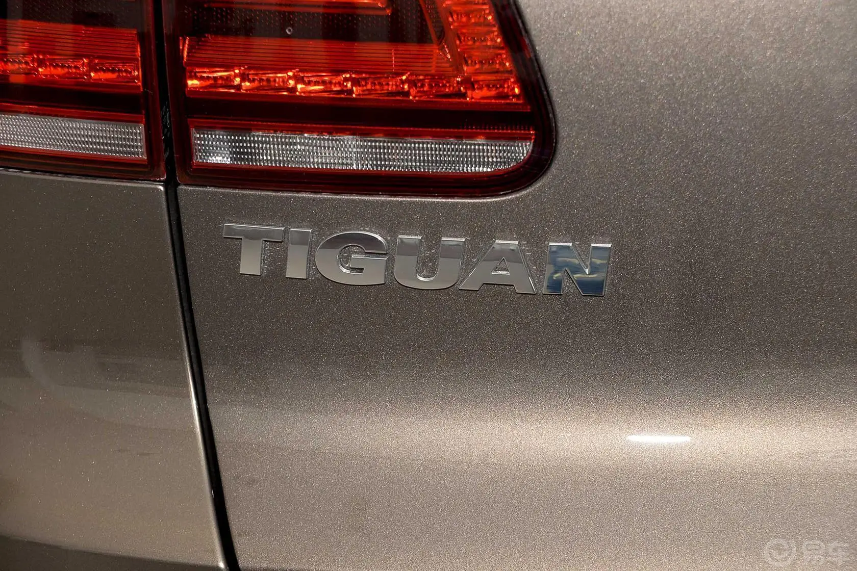 Tiguan2.0 TSI 舒适版尾标