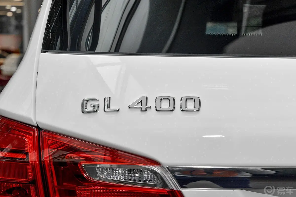 奔驰GL级GL400 4MATIC 豪华型尾标