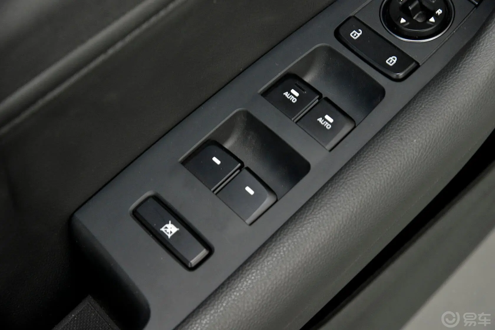 索纳塔2.4L 自动 DLX 尊贵型车窗升降键