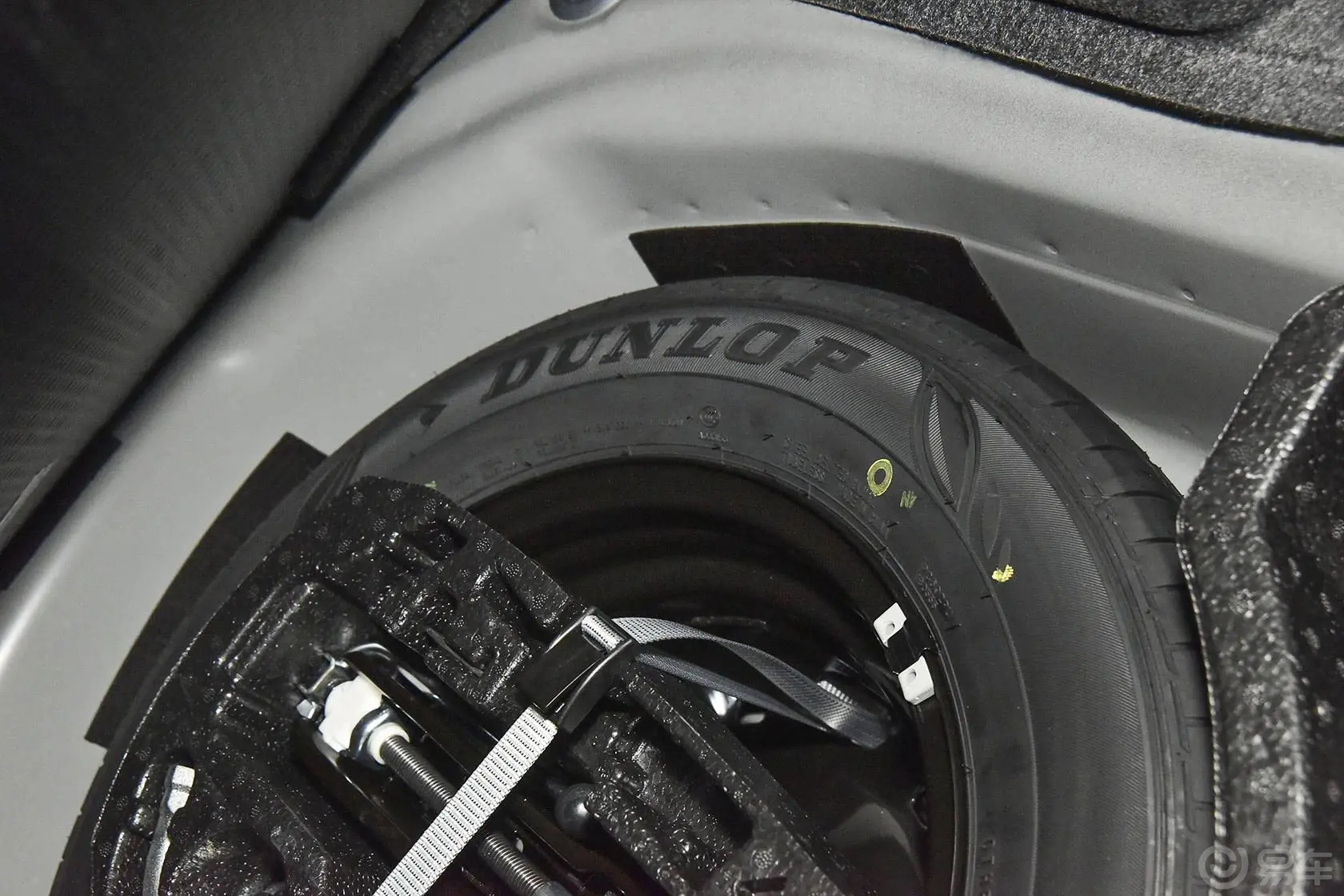 桑塔纳浩纳 1.6L 手动舒适型备胎品牌