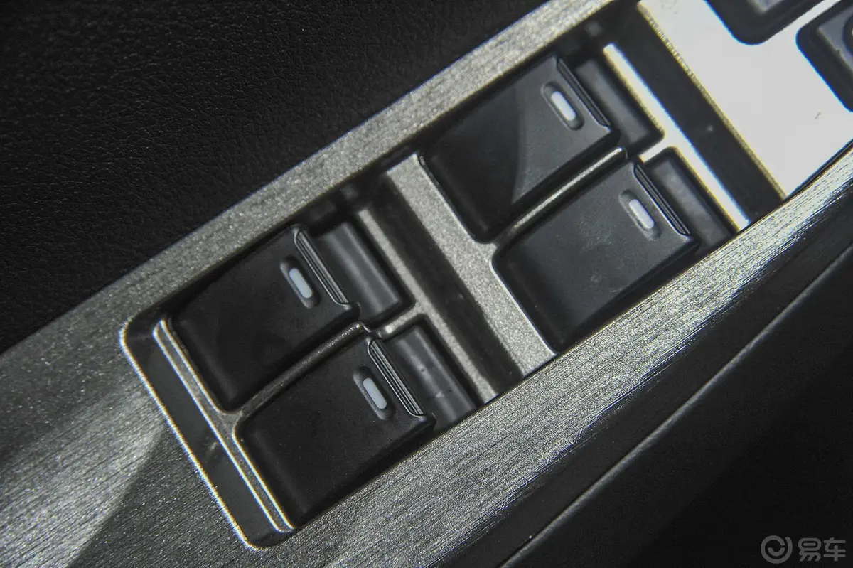 吉利GX71.8L 手动 超值版车窗升降键