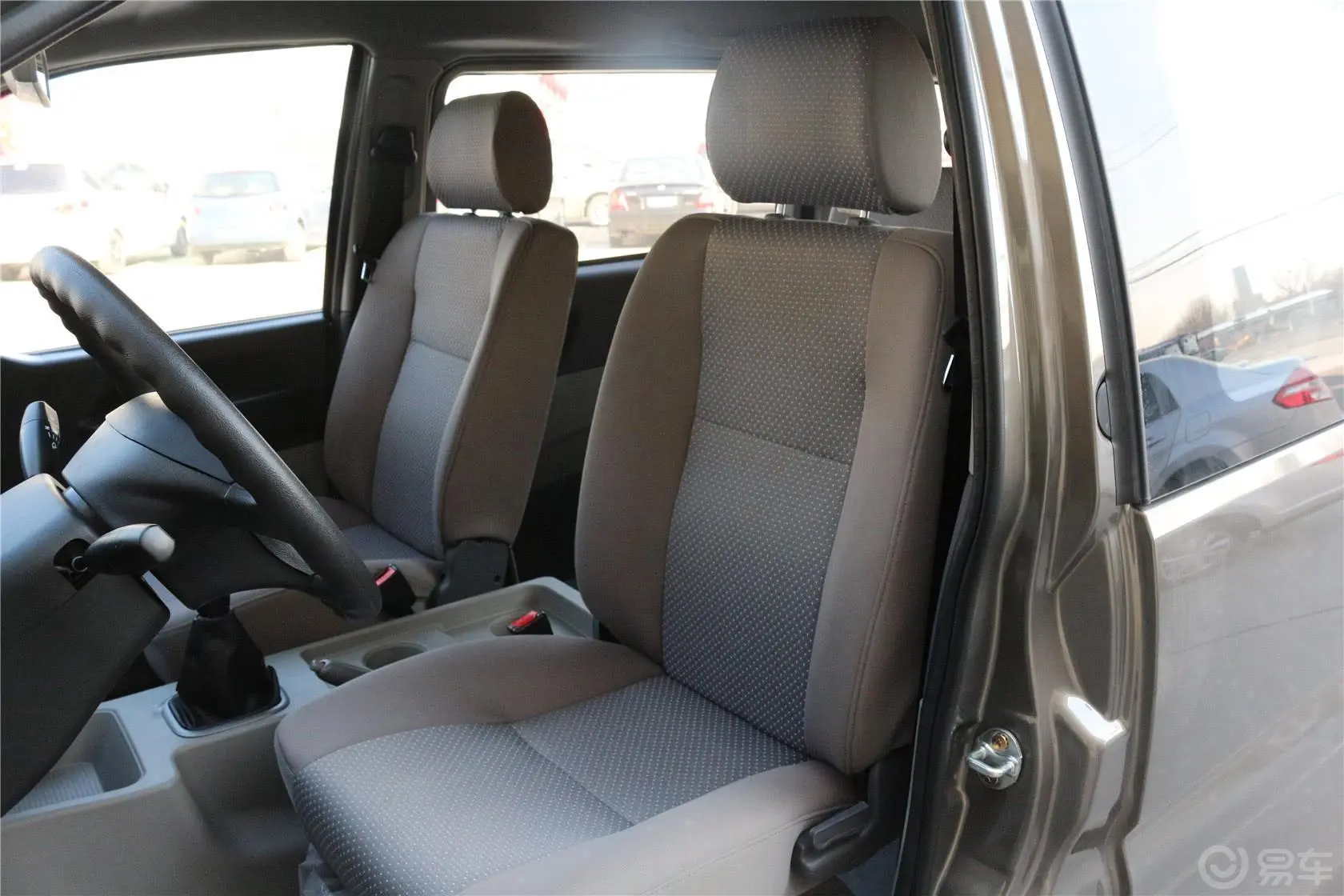 菱智V3 1.5L 手动 7座 舒适型 国五驾驶员座椅