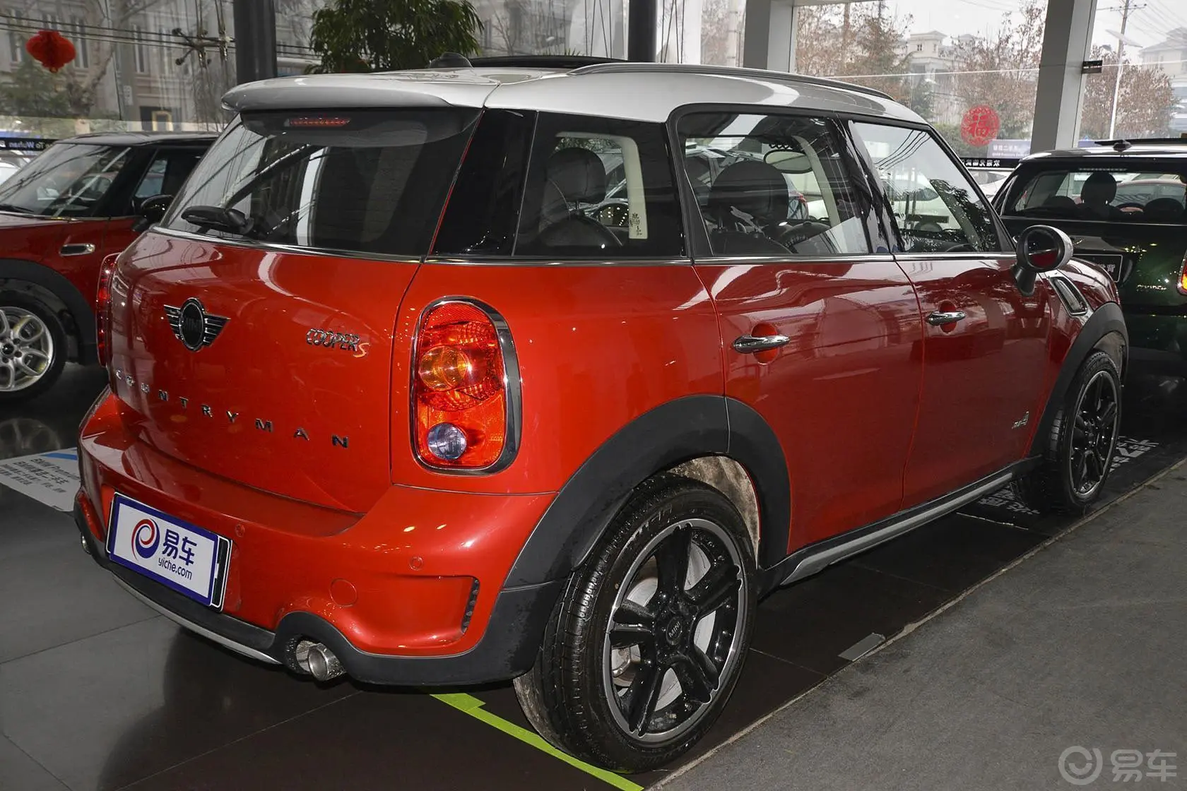 MINI COUNTRYMAN1.6T COOPER S All 4侧后45度车头向右水平