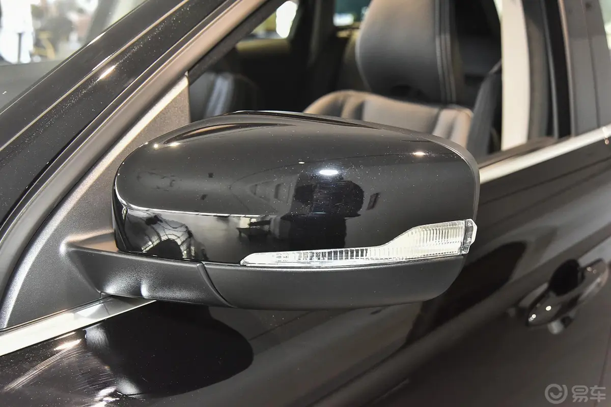 沃尔沃XC60T5 AWD 智远版后视镜转向灯（前）