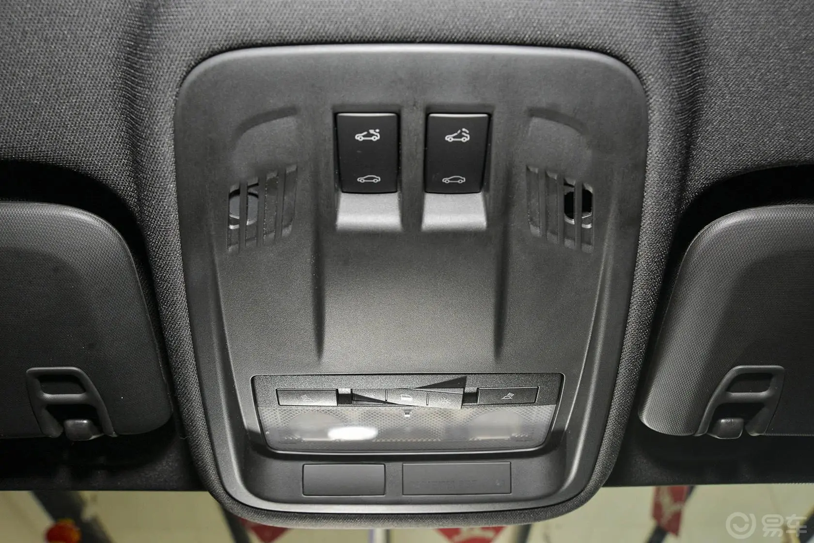威朗两厢 GS 20T 双离合豪情运动型前排车顶中央控制区