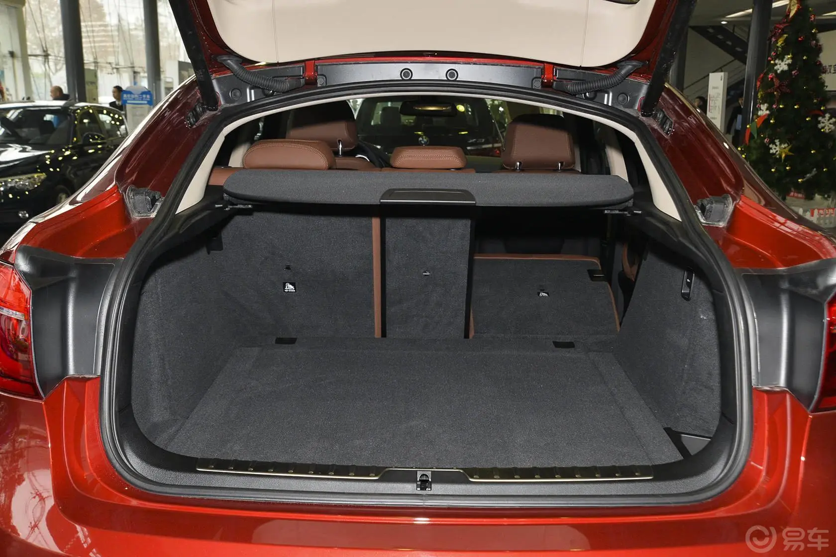 宝马X6xDrive28i空间