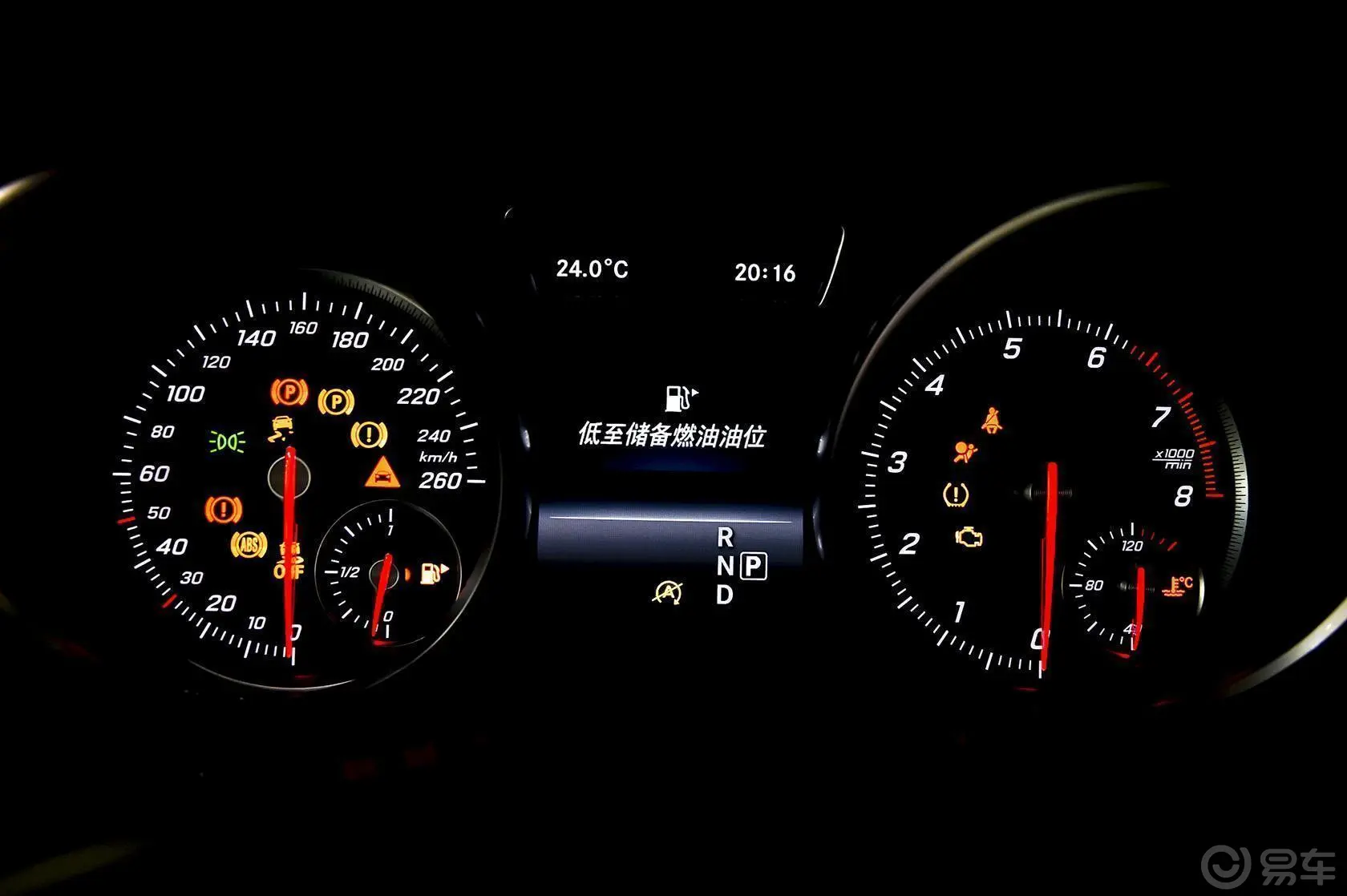 奔驰GLE轿跑GLE 450 AMG 4MATIC 运动SUV仪表盘背光显示