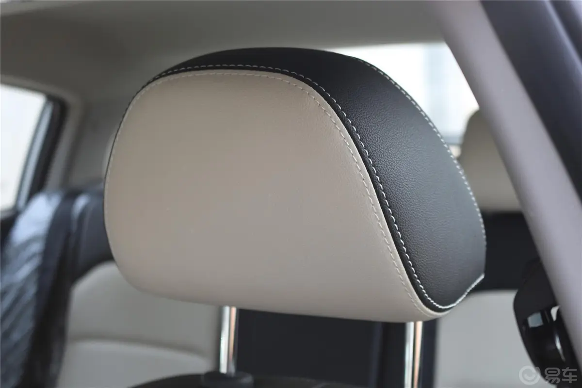 帝豪RS 1.3T CVT 向上版驾驶员头枕