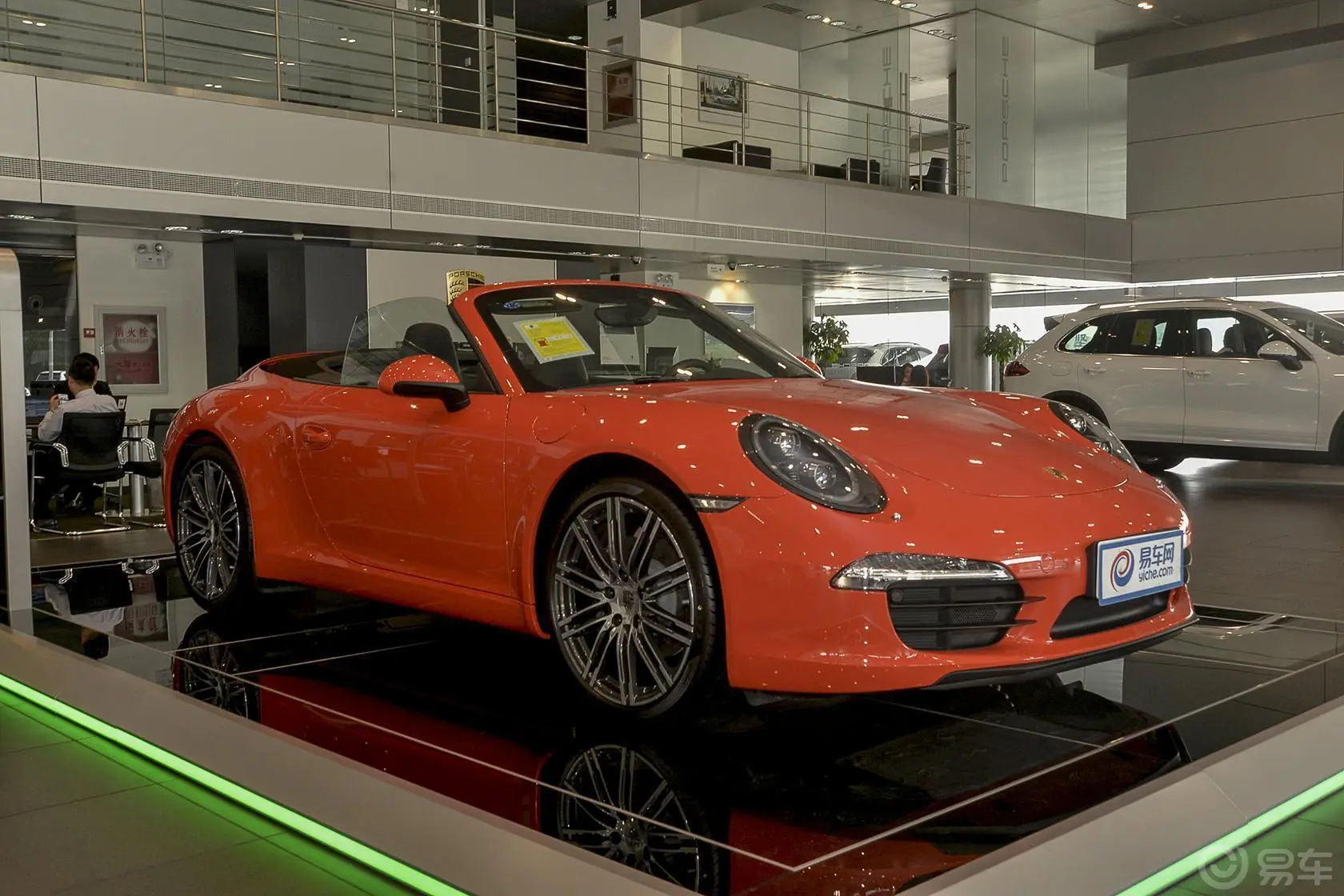 保时捷911Carrera Cabriolet 3.4L Style Edition车尾局部