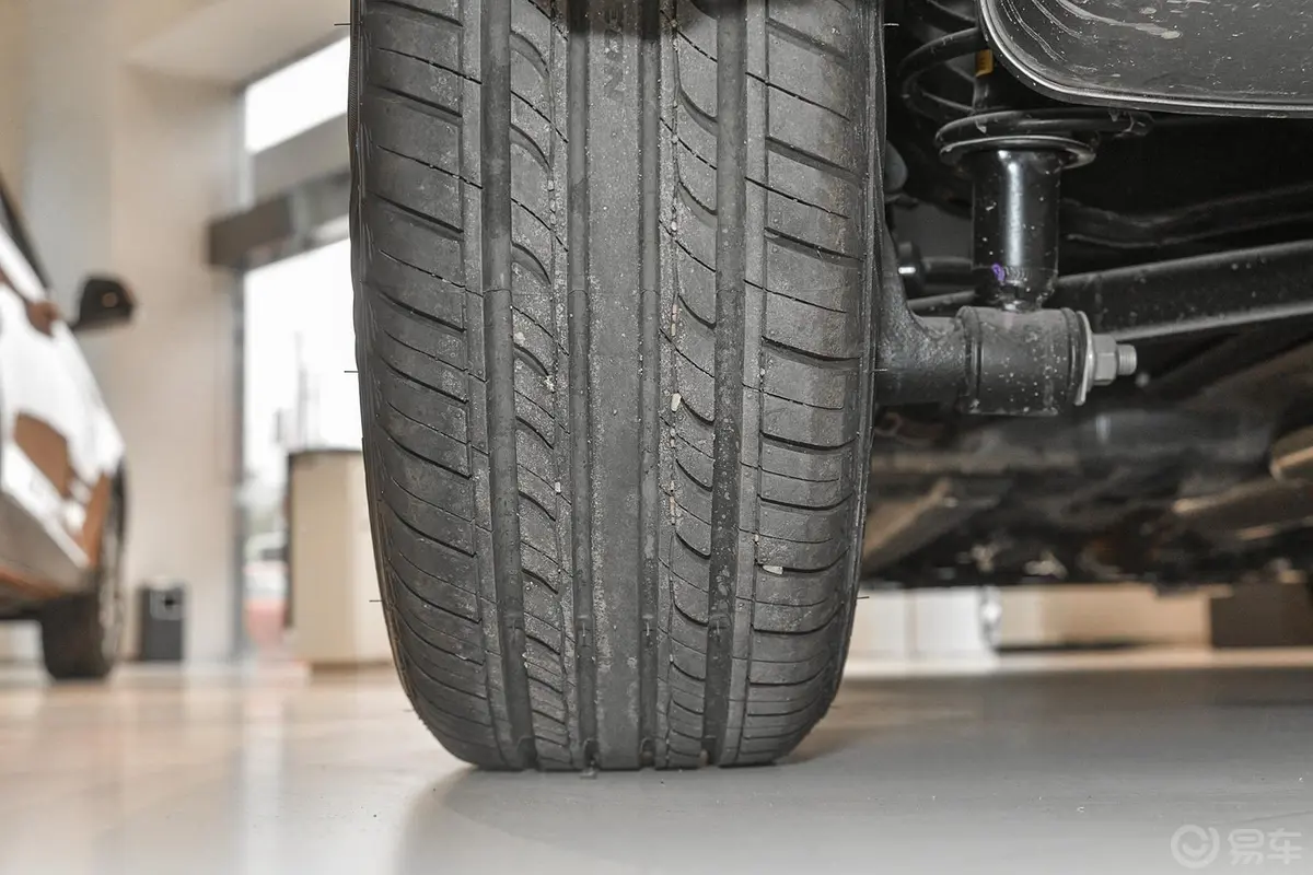 绅宝D501.5L CVT 标准超值导航版轮胎花纹