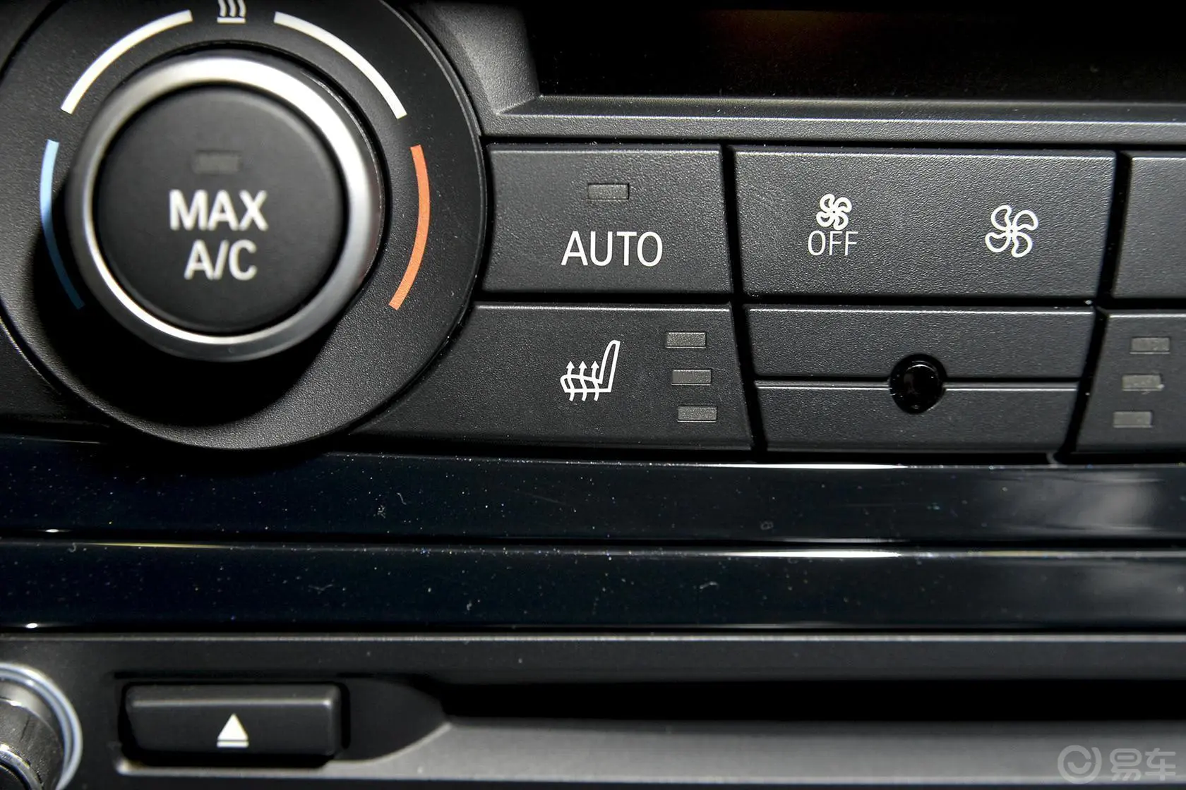宝马X1sDrive18i 领先晋级版空调